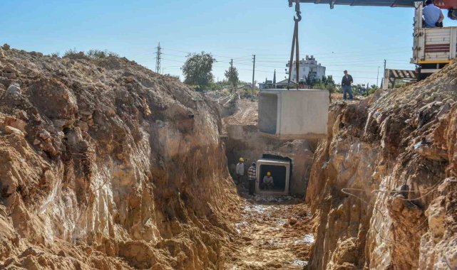 Kepez Belediyesi'nden sel tehdidine karşı altyapı hamlesi