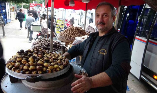 Kışın vazgeçilmez sokak tatlarından kestane kebap tezgahları kuruldu