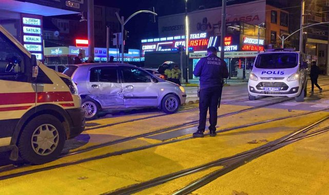 Kocaeli'de 2 araç kazaya karıştı: 1 yaralı