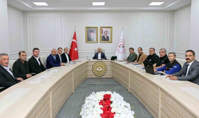 Köy muhtarlarıyla toplantı düzenlendi