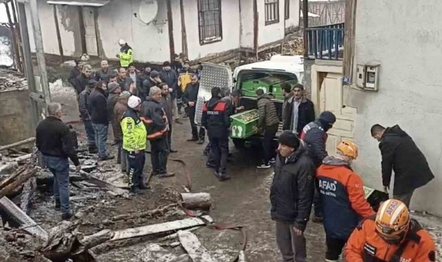 Küle dönen evdeki baba ve engelli oğlunun cansız bedenlerine ulaşıldı