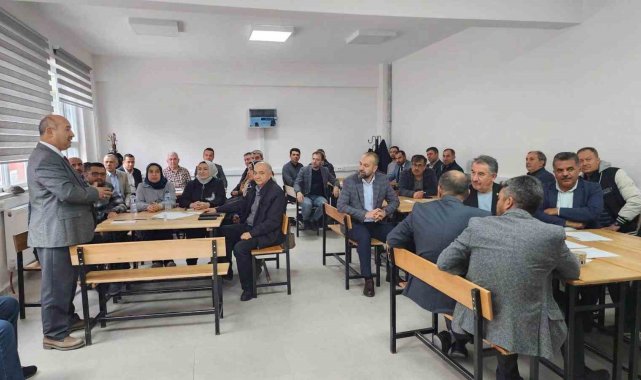 Kütahya'da "Türkiye Yüzyılı Maarif Modeli" Okul Müdürleri eğitimleri