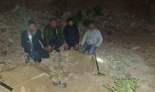 Kuyucak'taki kaçak kazıya jandarma baskını