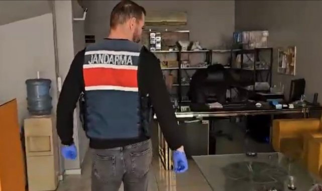 Manisa'da jandarmadan 5 milyon liralık kaçakçılık operasyonu
