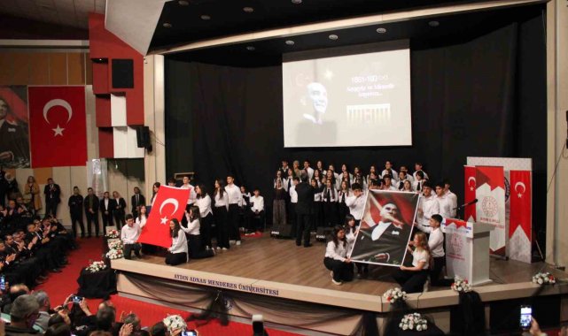 Öğrencilerin 'Atatürk Oratoryosu' ayakta alkışlandı
