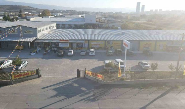 Özhan Marketler Zinciri'nin Nilüferköy şubesi açıldı
