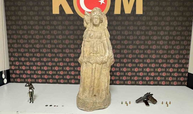 Polis tarafından ele geçirilen 4 başlı Hekate heykeli koruma altına alındı