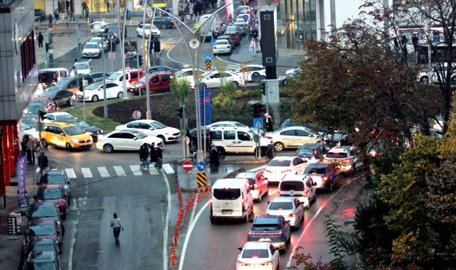 Samsun'da trafiğe kayıtlı taşıt sayısı 500 bine yaklaştı