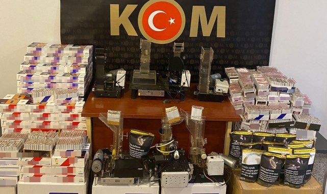 Sivas'ta kaçak tütün operasyonu: 335 bin lira değerinde kaçak malzeme ele geçirildi