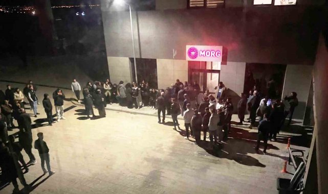 Sözlü tartışma bıçaklı kavgaya döndü: 1 ölü