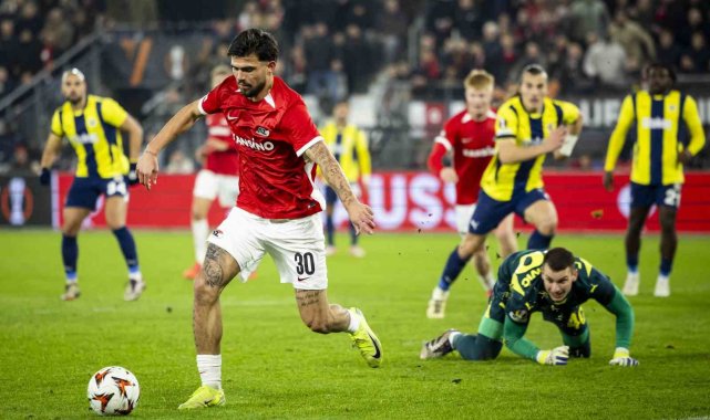 UEFA Avrupa Ligi: AZ Alkmaar: 3 - Fenerbahçe: 1