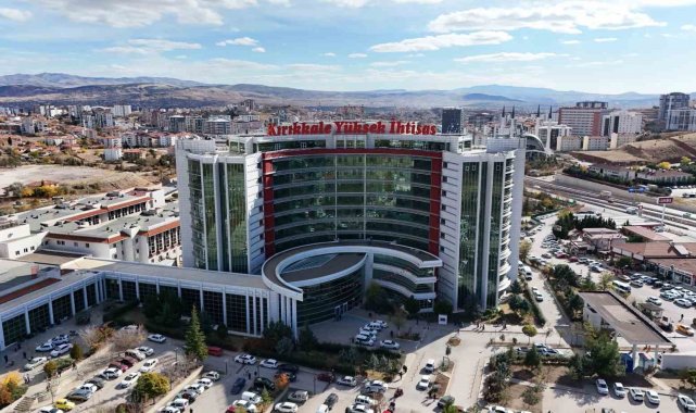 Usulsüz sağlık raporu düzenleyen 2'si emekli 12 kamu görevlisine gözaltı kararı