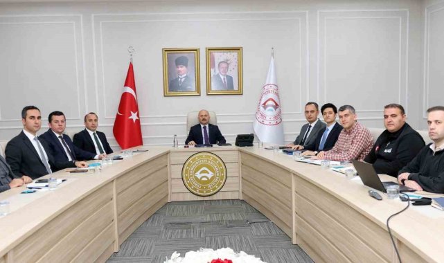 Vali yardımcılarıyla değerlendirme toplantısı yapıldı