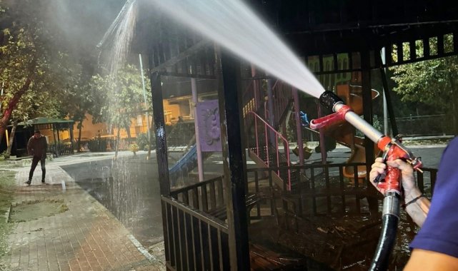 Yalova'da parkta yakılan ateş kamelya yangınına sebep oldu