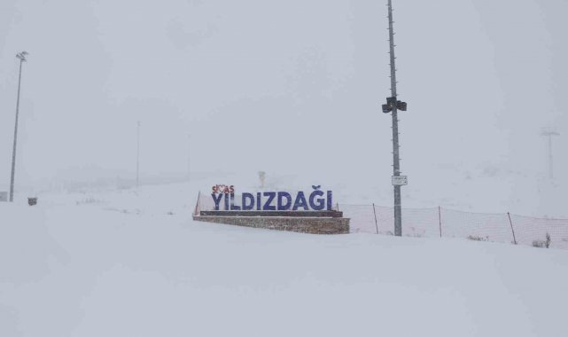 Yıldız Dağı Kayak Merkezi'nde kar kalınlığı 10 santimetreye ulaştı