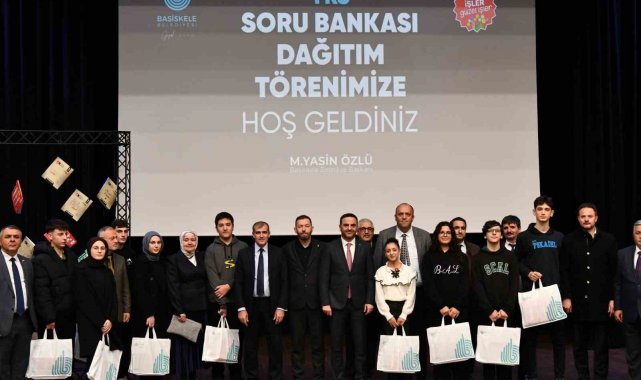 YKS'ye hazırlanan öğrencilere soru bankası seti desteği
