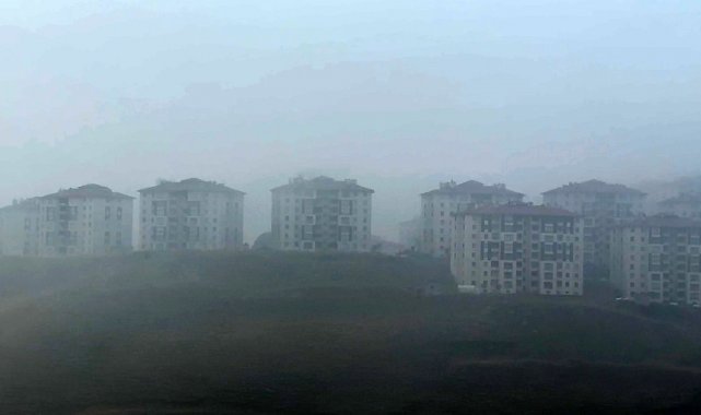 Yüksekova'da yoğun sis: Görüş mesafesi 10 metreye kadar düştü
