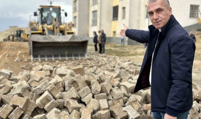 Yüksekova'daki TOKİ yolu onarılmaya başlandı