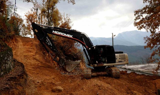 Alanya Belediyesi 18 yıldır açılamayan yolları açıyor