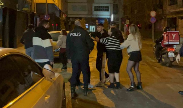 Alkollü mekanda kavga eden 3 kadın gözaltına alındı