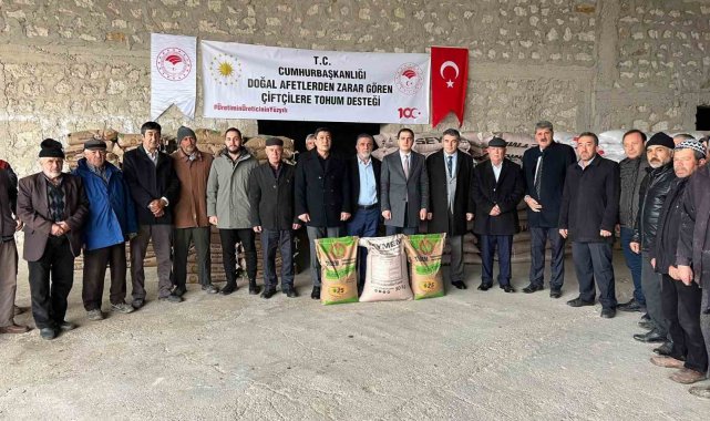 Altıntaş'ta ekili arazileri yangından zarar gören çiftçilere tohum desteği
