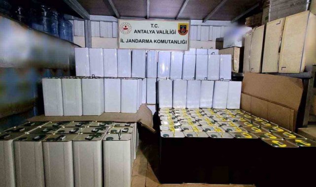 Antalya'da 2 bin litre sahte zeytinyağı ele geçirildi