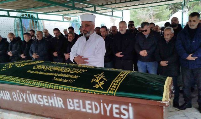 Araç içinde tabancayla vurularak ölen kadın toprağa verildi