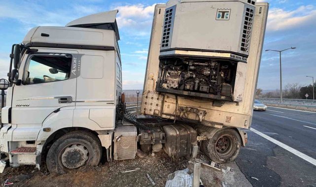 Babaeski'de direksiyonda kalp krizi geçiren tır şoförü öldü