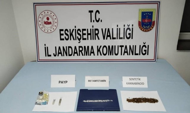 Başka ilden getirdikleri uyuşturucuları satmak isteyen şüpheliler jandarmadan kaçamadı