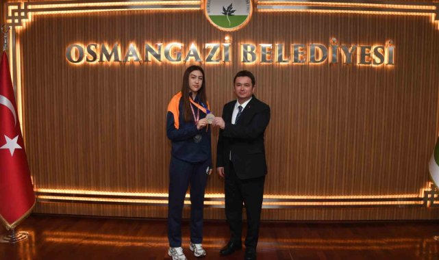 Başkan Aydın şampiyon sporcuları ağırladı