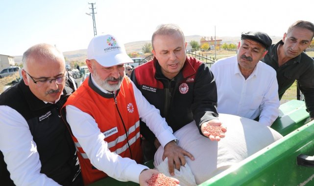 Başkan Çolakbayrakdar, "Kırsal mahallelerde geleceği inşa eden hizmetlere imza attık"