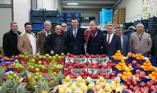 Başkan Zeyrek hal esnafı ile bir araya geldi