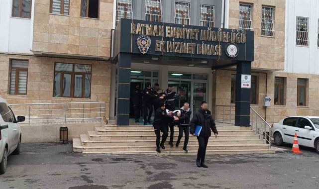 Batman'da 18 yaşındaki gencin cinayet şüphelileri adliyeye sevk edildi