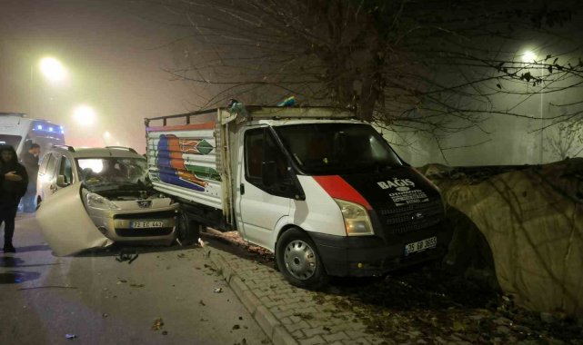 Batman'da araçta sıkışan sürücü yaklaşık 1 saat sonra kurtarıldı