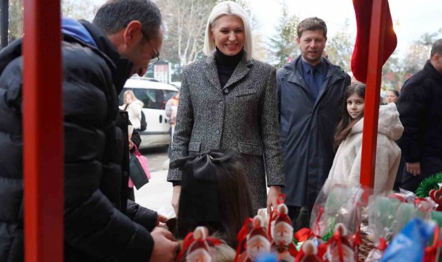 Bilecik'te Sanat Sokağı'nda 'Yılbaşı Çarşısı' kapılarını vatandaşlara açtı