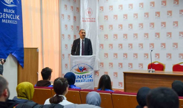 BŞEÜ'de ÜNİDES paneli düzenlendi