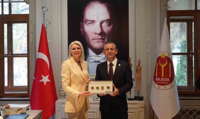 CHP Genel Başkanı Özgür Özel'den Bilecik Belediyesine ziyaret