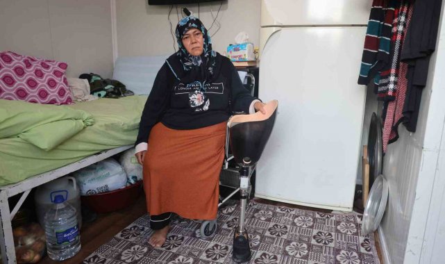 Depremde eşini, kızını ve bacağını kaybeden kadın, protez bacağının değişimi için görüştüğü firmadan olumsuz cevap aldı
