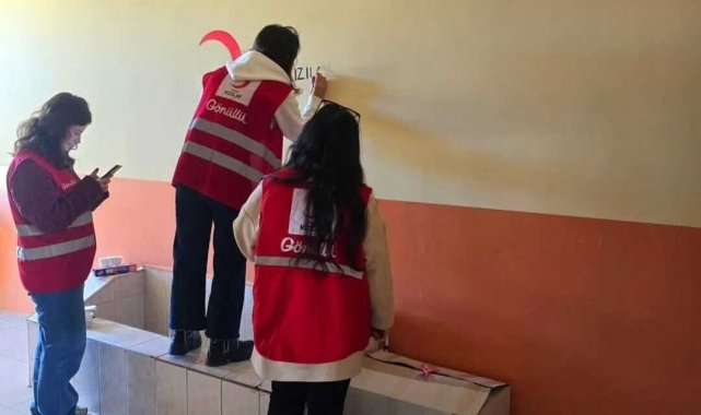 Diyadin'de okul duvarları renklendirildi