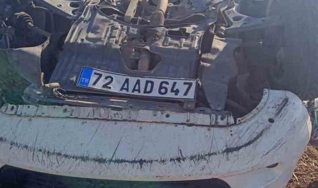 Diyarbakır'da hafif ticari araç takla attı: 4 yaralı