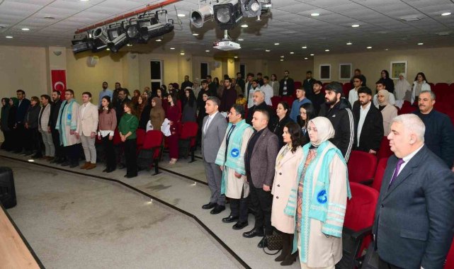 Eczacılık fakültesi öğrencileri beyaz önlükle mesleğe ilk adımlarını attılar