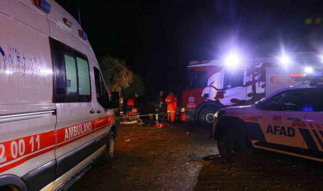 Falezlerden denize düşen araç için ekipler arama çalışması yaptı