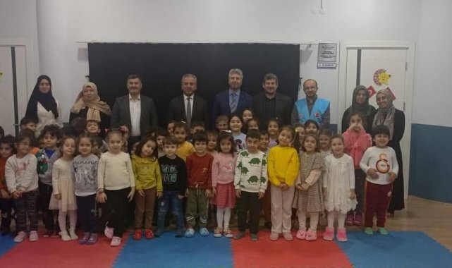 Genç gönüller, çocuk gönüllerle buluşuyor