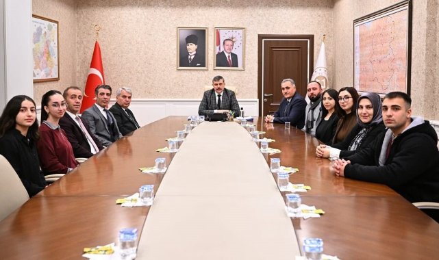 Gençlerden Vali Çiftçi'ye iadeyi ziyaret