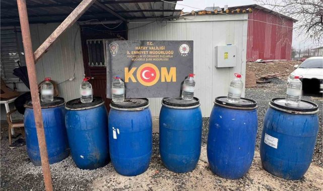 Hatay'da yılbaşı öncesi sahte içki operasyonu: Bin 284 litre kaçak alkol ele geçirildi