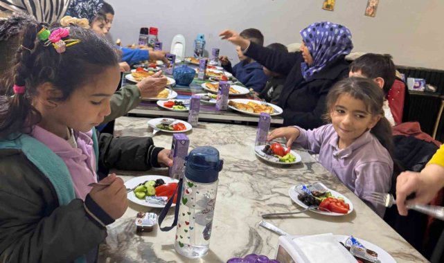 Hisarcık'ta özel öğrenciler kahvaltıda buluştu