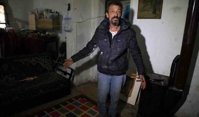 Hurda ve plastik toplayarak geçiniyorlar