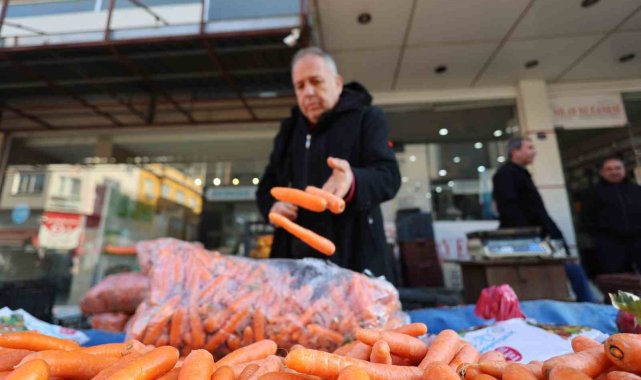 İzmir'deki bu pazar tarihi 1800'lü yıllara dayanan Türkiye'nin en büyük pazarı