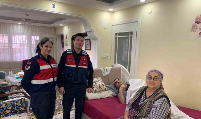 Jandarma'dan engelli vatandaşların yanında