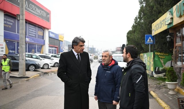 Kartepe'de iki caddeye 755 ton asfalt yama yapıldı